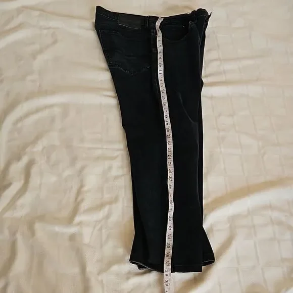 IZOD Men's Denim Jeans Slim Straight, Comfort Fit 36 × 32 Black - Picture 10 of 16